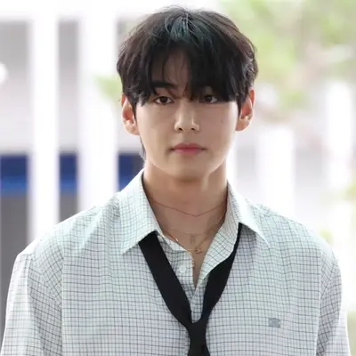 V (Kim Taehyung)